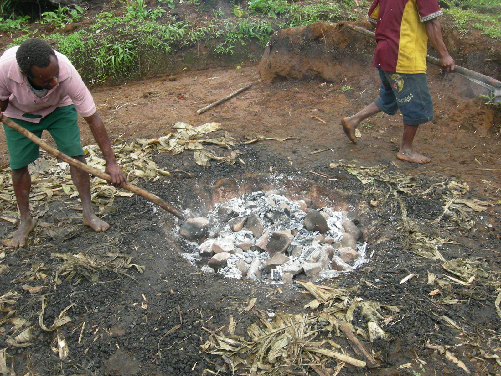 Life in PNG – A Mumu: Simbari Style