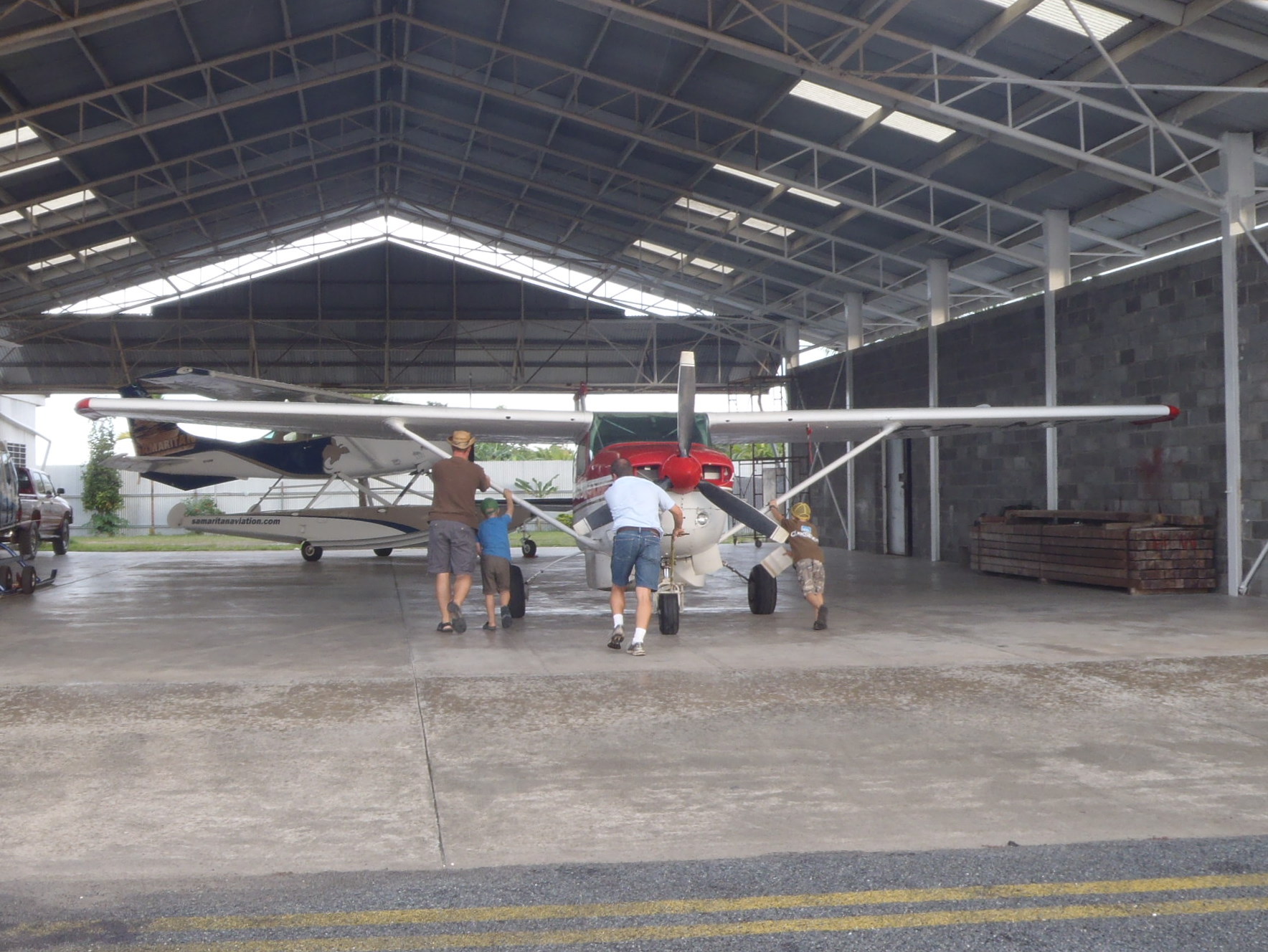 Pilots and Mechanics Needed in PNG – Yesterday!!