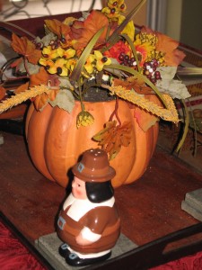 Thanksgiving decoration - Pilgrim & pumpkin