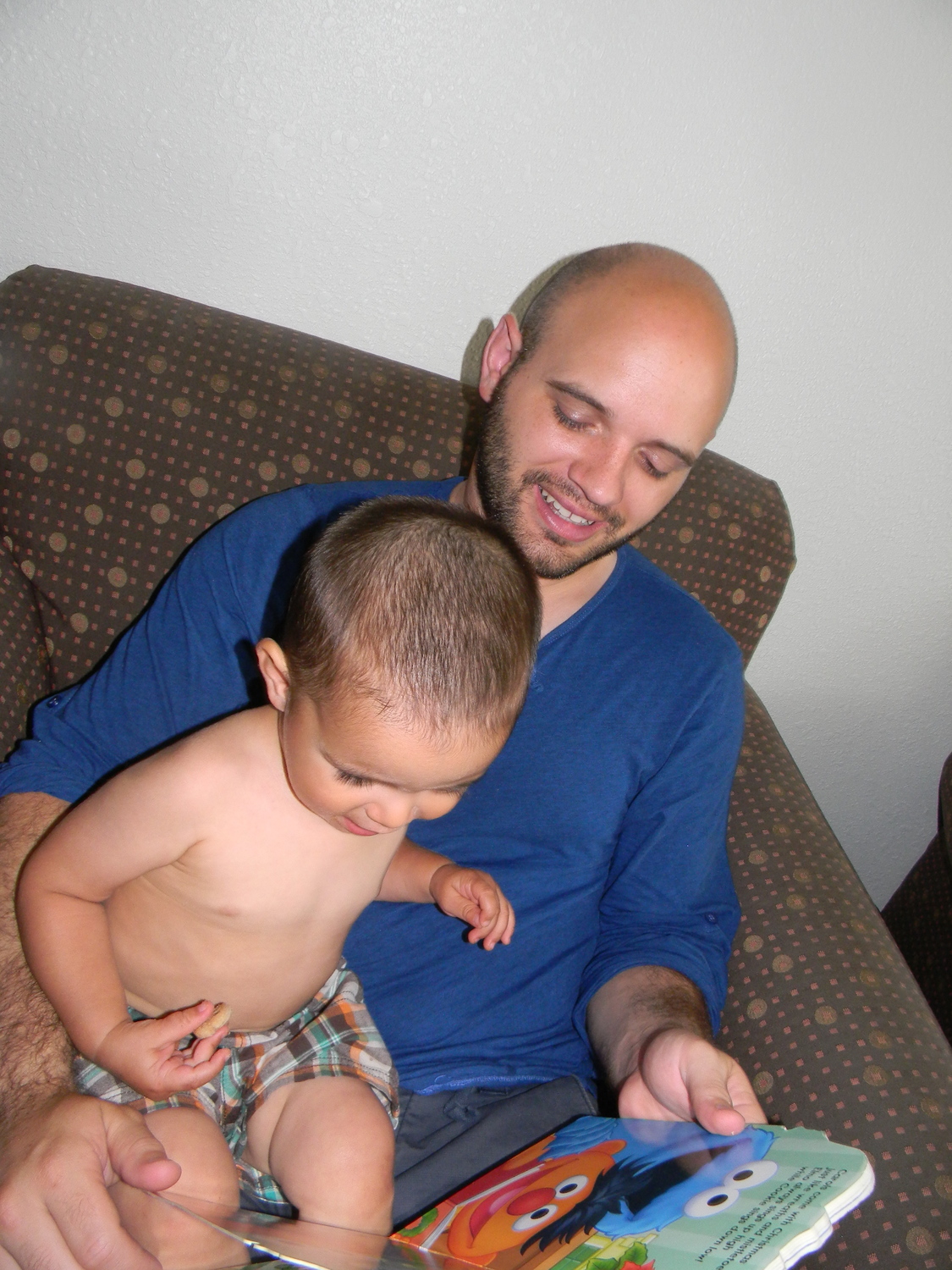 Father&son pic #1: Reading Judah's new favorite Elmo book