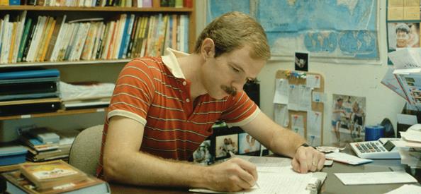 1986-11 Steve at desk Fusa